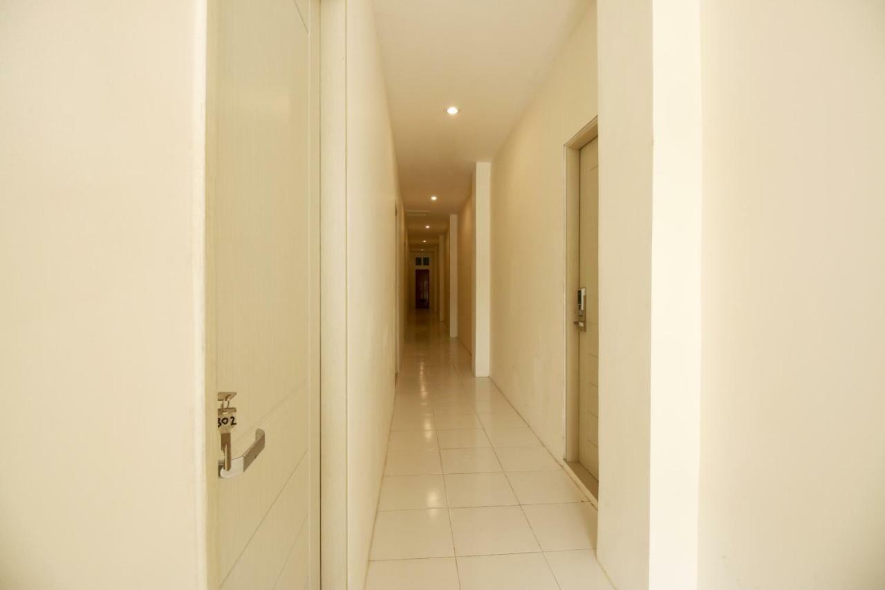Хостел Kamar Keluarga Kampung Bali III Джакарта Экстерьер фото